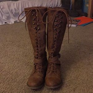Mossimo lace up light brown boots